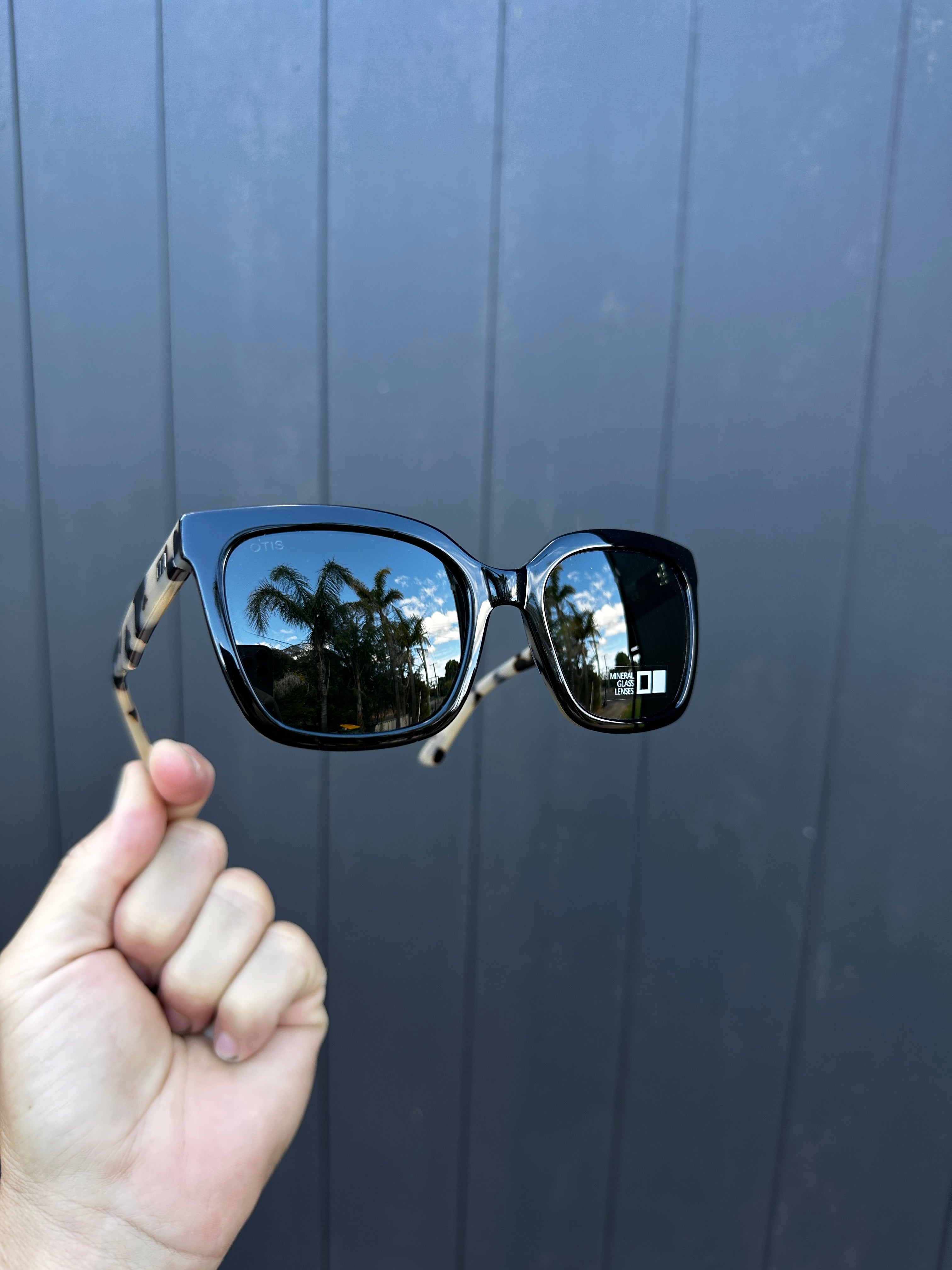 Otis Pursuit - Eco Havana Black / Grey