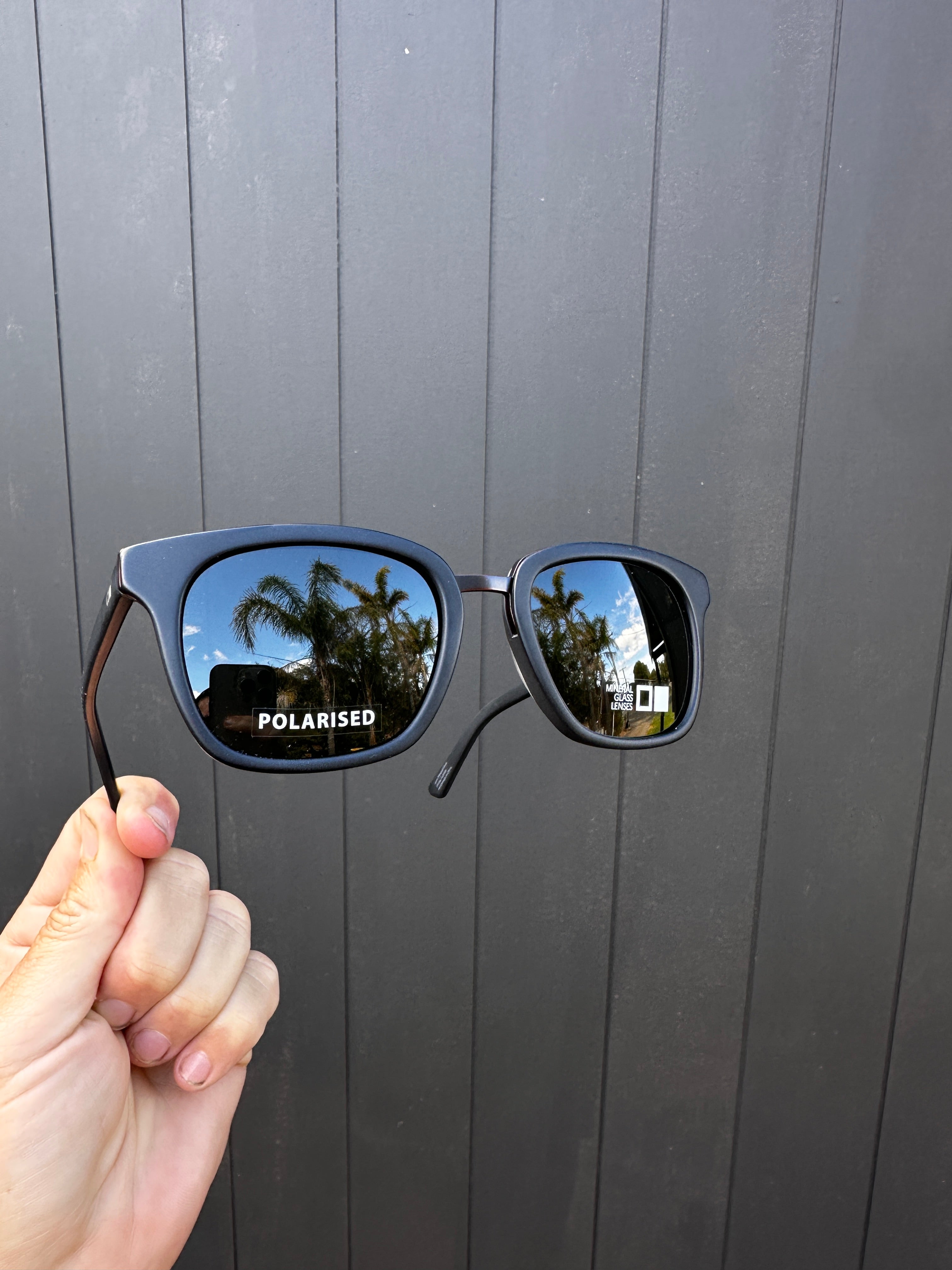 Otis Fiction - Matte Black / Grey Polarised