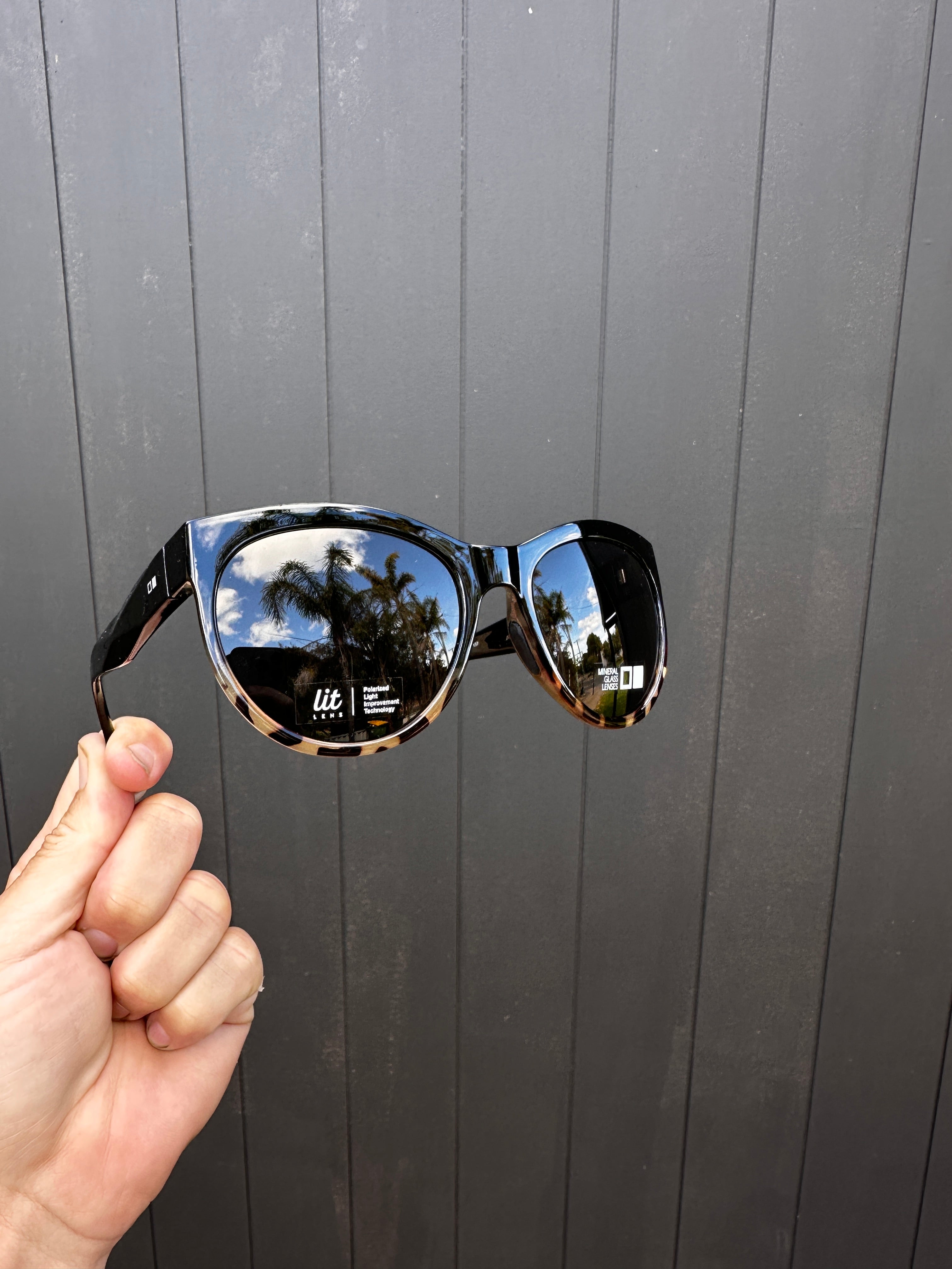 Otis Aerial - Black Angora / L.I.T. Grey Polarised