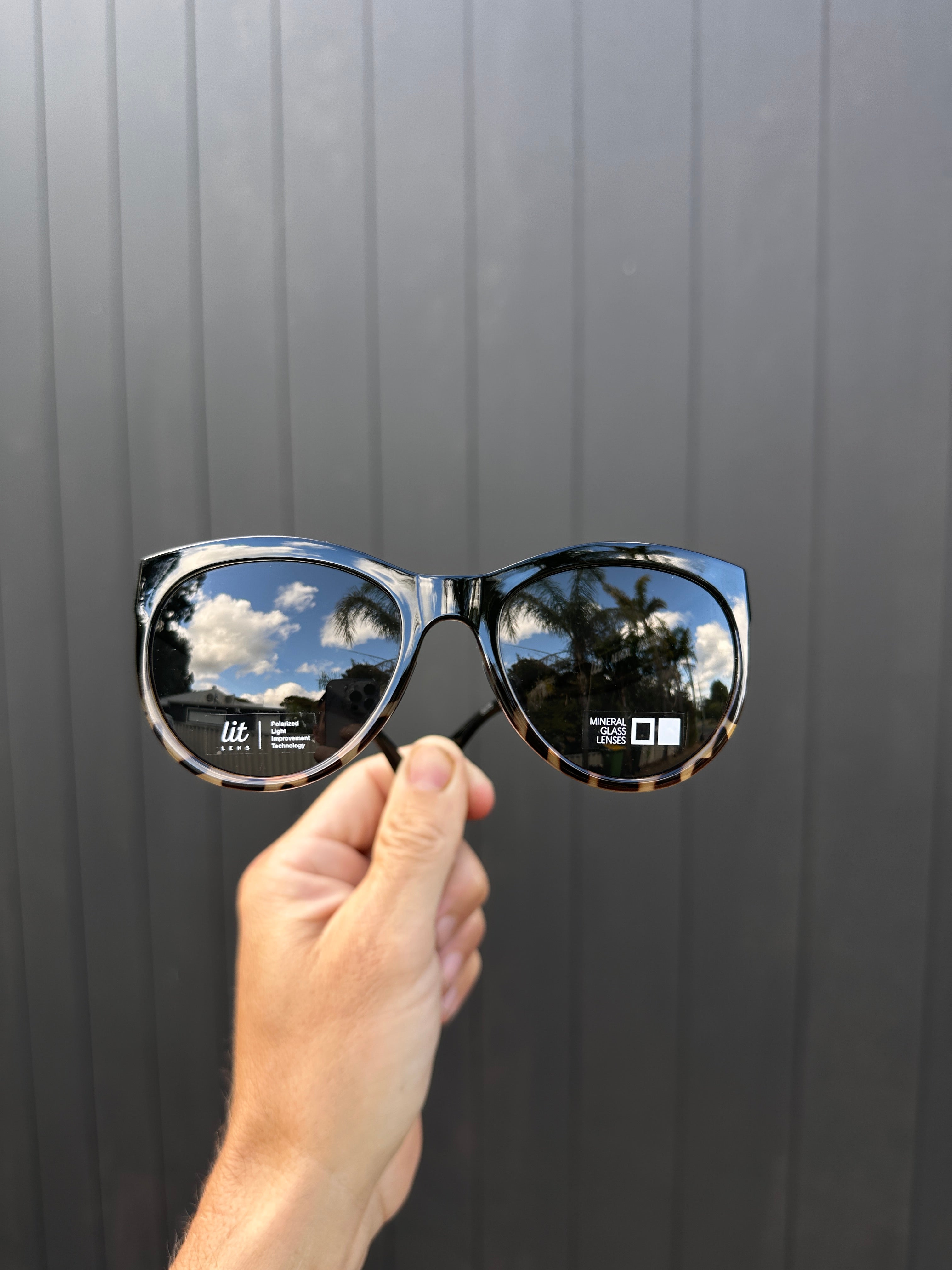 Otis Aerial - Black Angora / L.I.T. Grey Polarised