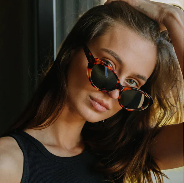 Otis Poppy Blazing Tort/Grey