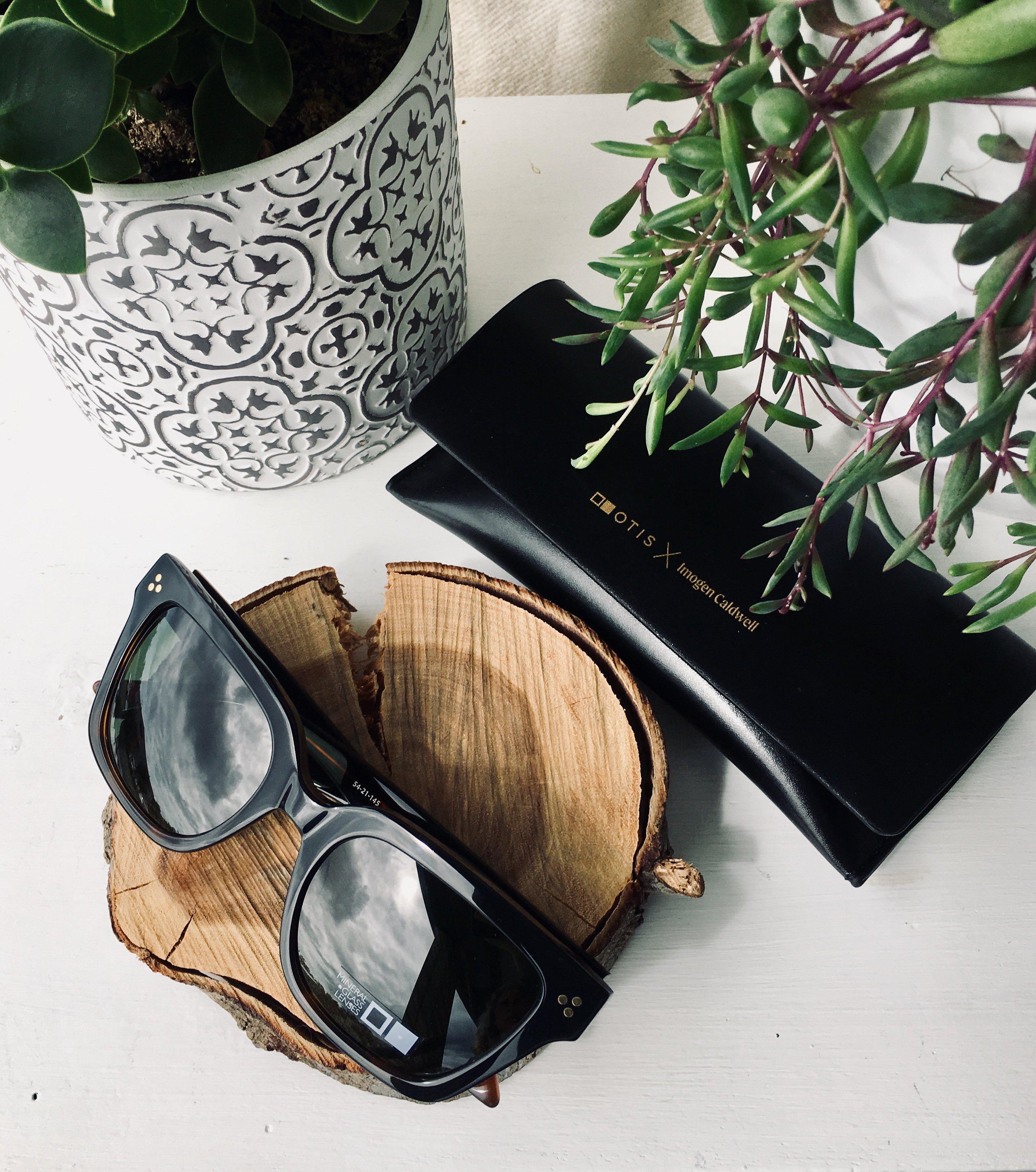 Otis Oska Black Dark Havana/Grey-UV400 non-polarised-9339740043475-132-2004-IC-Otis Eyewear-Sunnieside