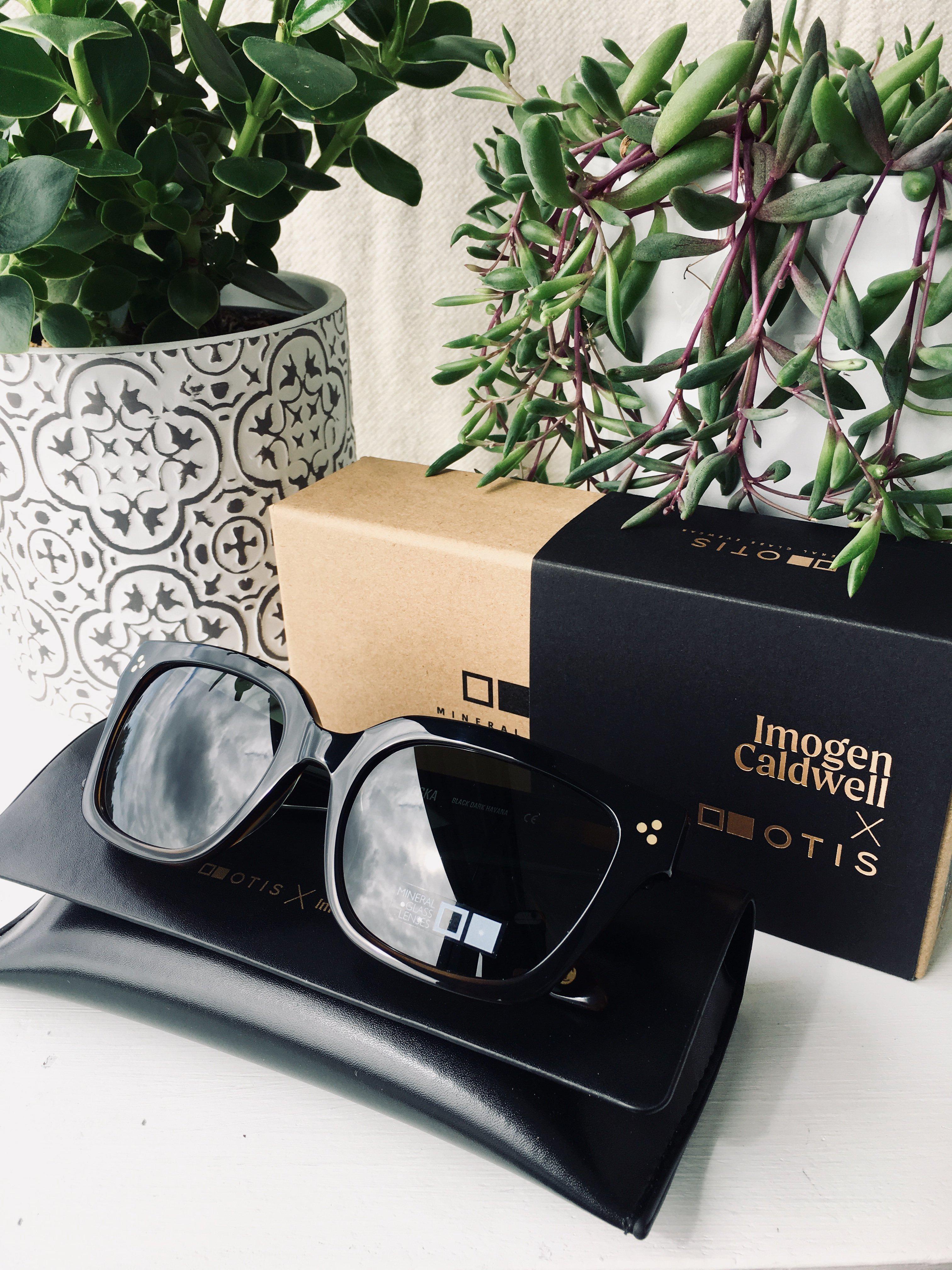 Otis Oska Black Dark Havana/Grey-UV400 non-polarised-9339740043475-132-2004-IC-Otis Eyewear-Sunnieside