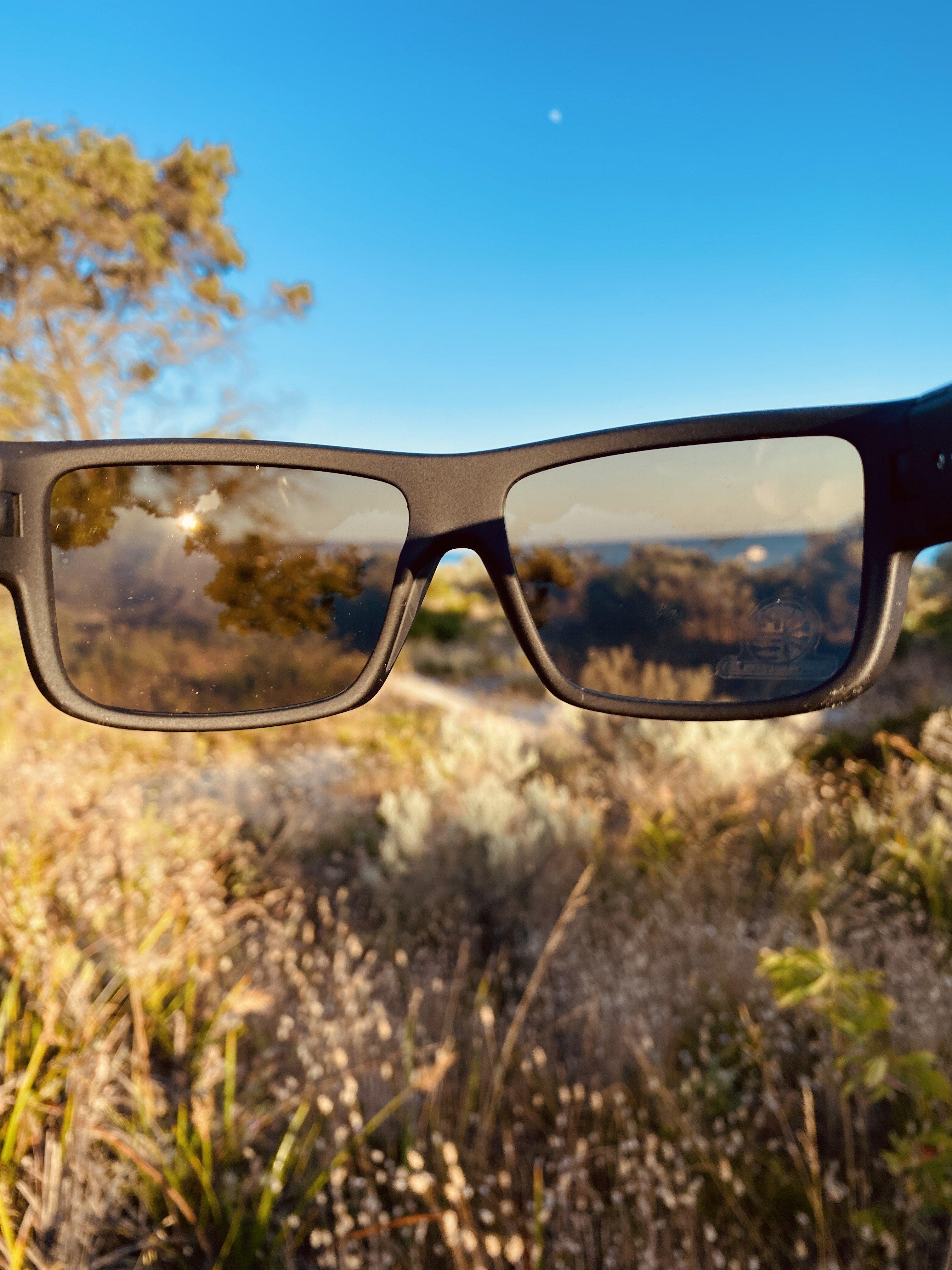 Dragon Deadlock H20 Matte Black/Super Blue P2 Polarised-polarised-886895382465-38642-005-Dragon-Sunnieside