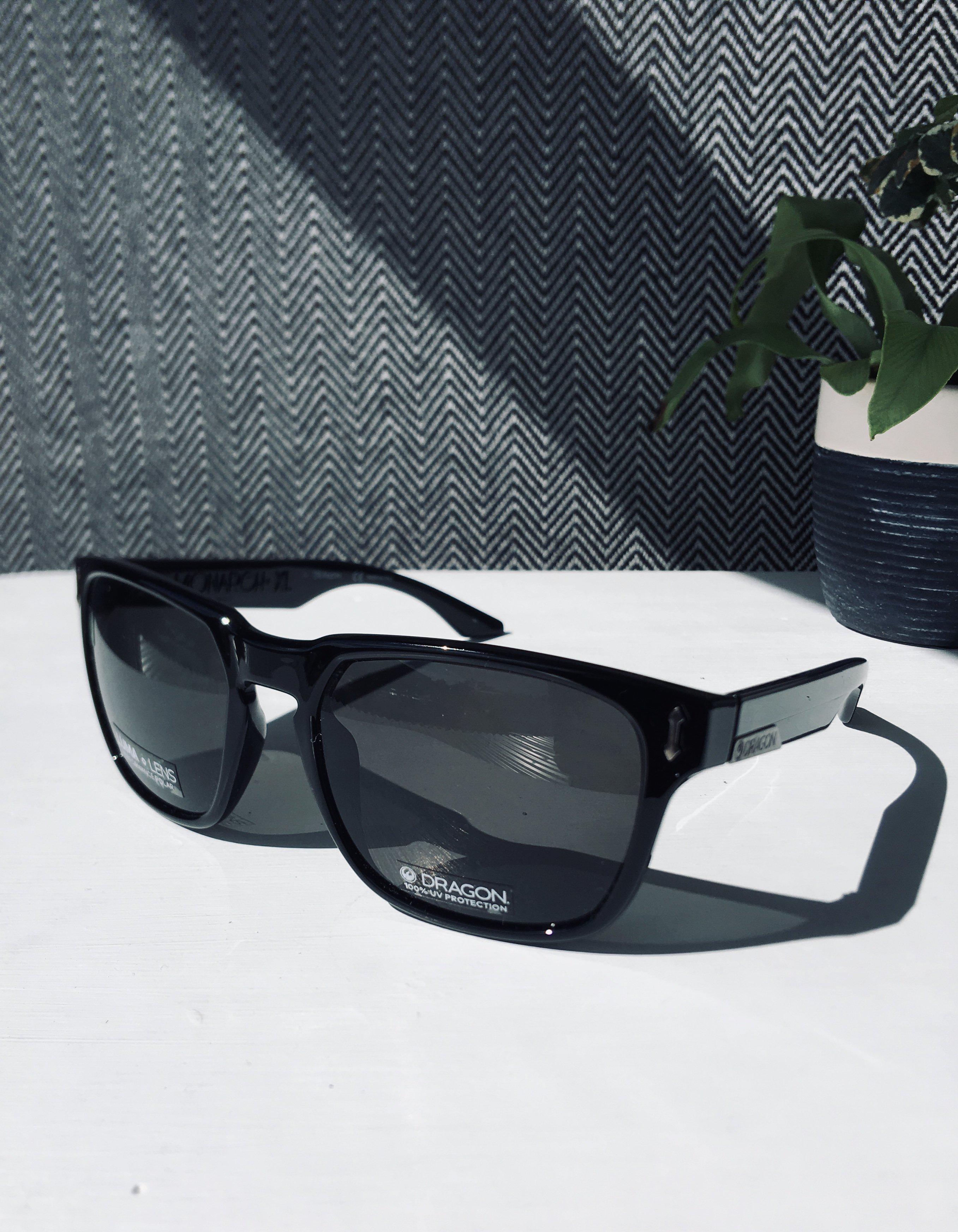 Dragon Monarch Xl Shiny Jet Black/Ll Smoke Polarised-polarised-886895418614-004-Dragon Alliance-Sunnieside