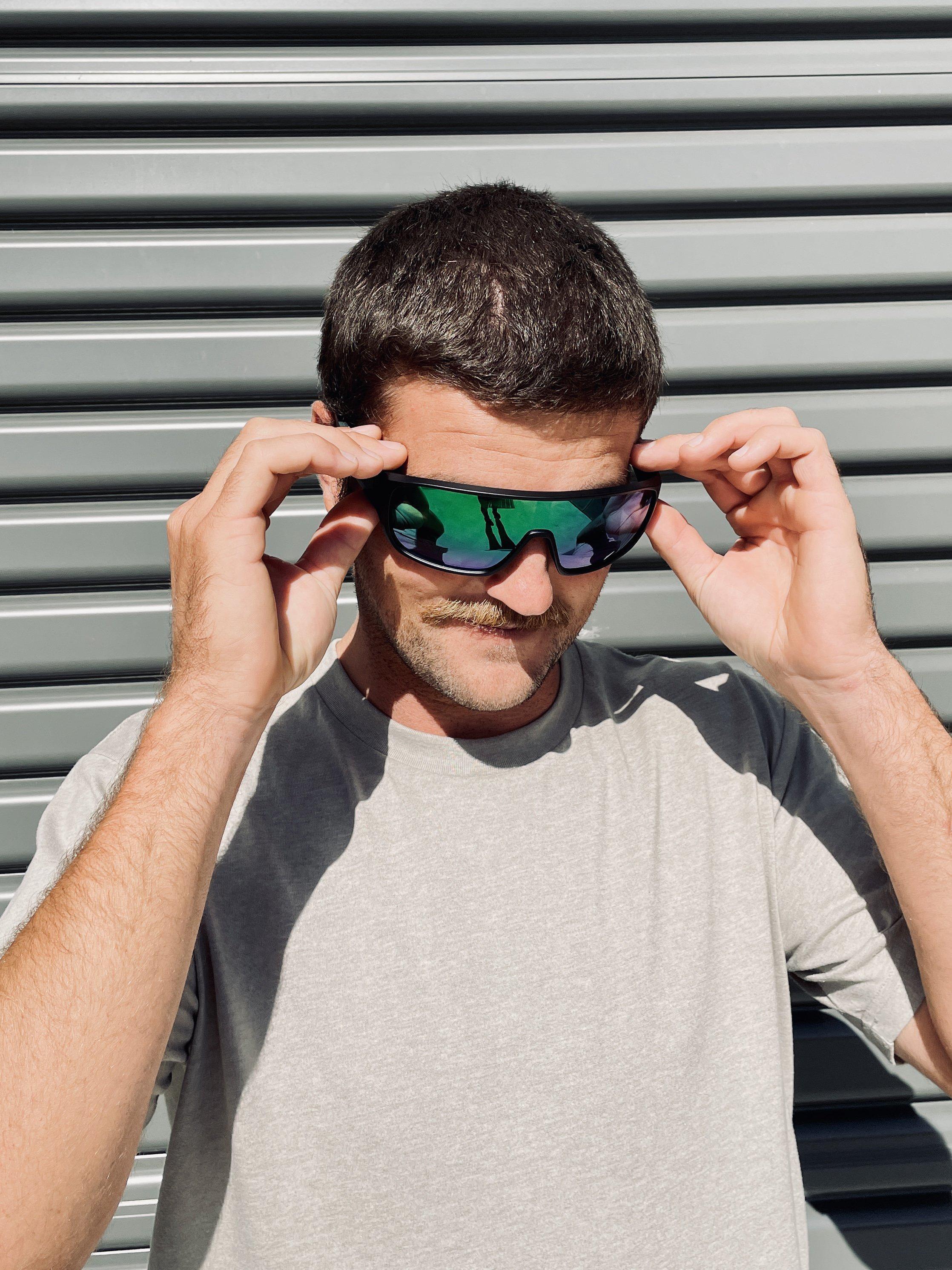 Dragon Vessel X H2O Matte Black/Ll Green Ion Polarised-polarised-886895478984-45016-045-Dragon Alliance-Sunnieside