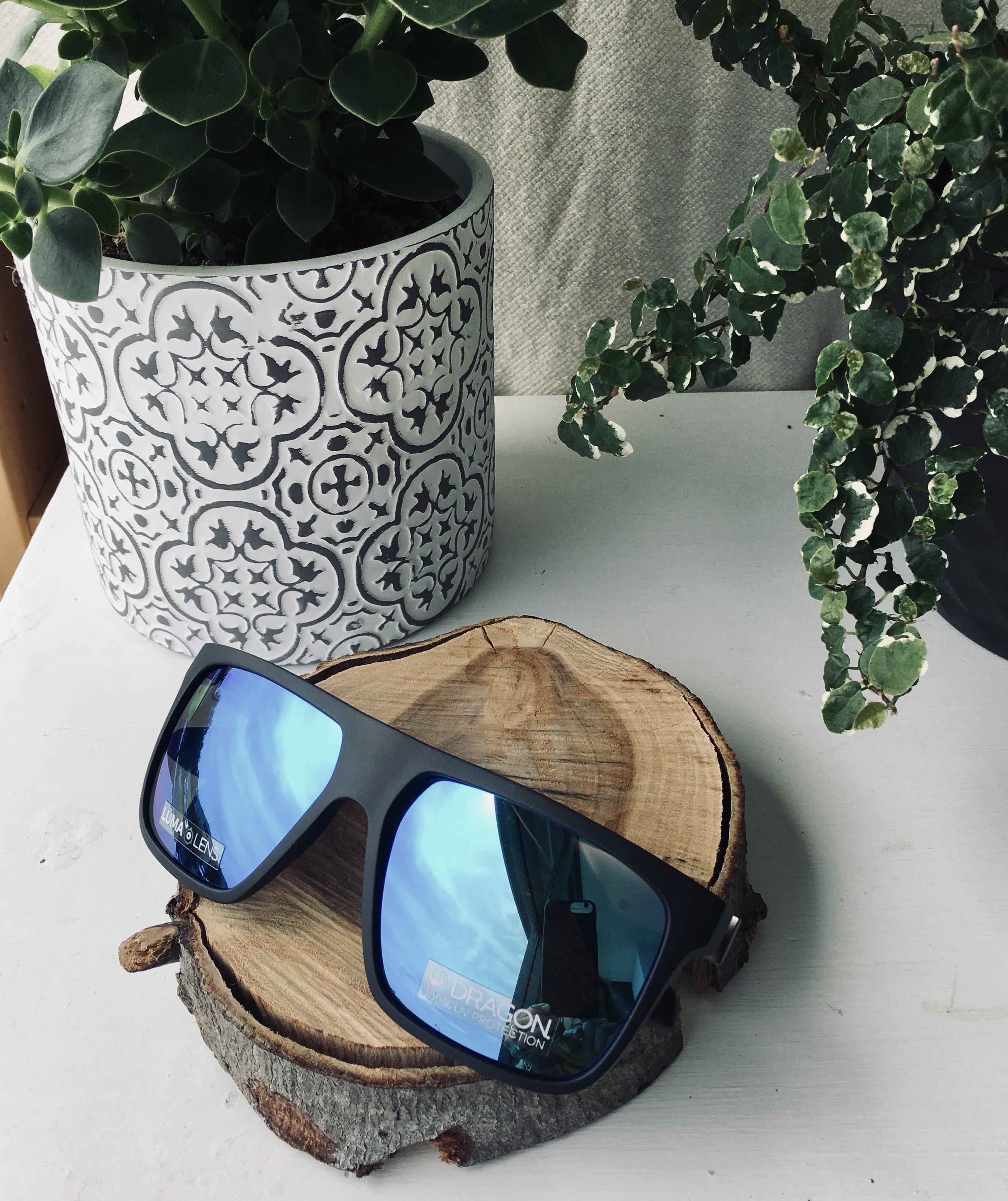 Dragon Vinyl Matte Black/Ll Blue Ion-UV400 non-polarised-886895479813-45037-003-Dragon Alliance-Sunnieside