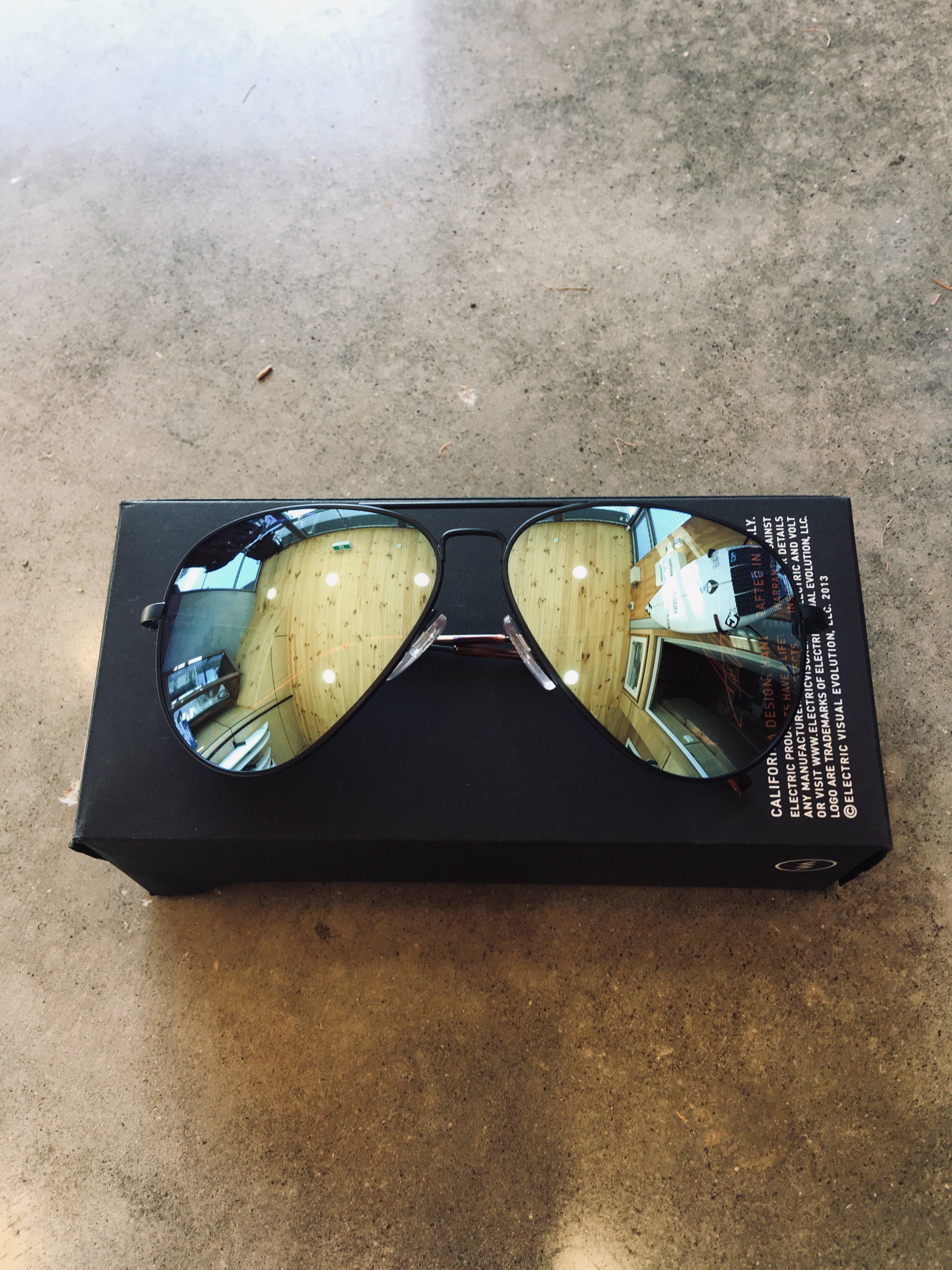 Electric Av1 Xl Black/Blue Sky Chrome-UV400 non-polarised-Electric-Sunnieside