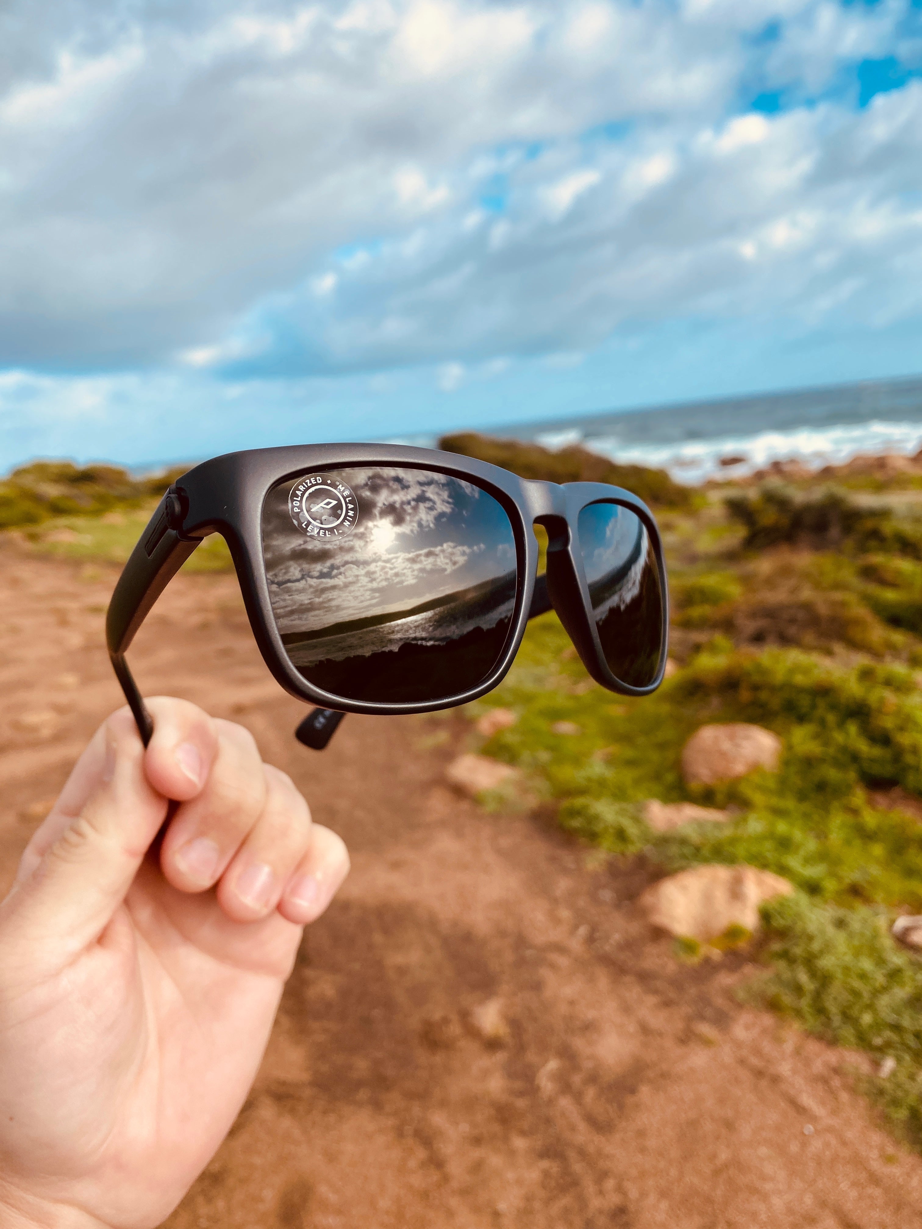 Electric Knoxville Matte Black/Grey Polarised-polarised-884932249511-EE09001042-Electric-Sunnieside
