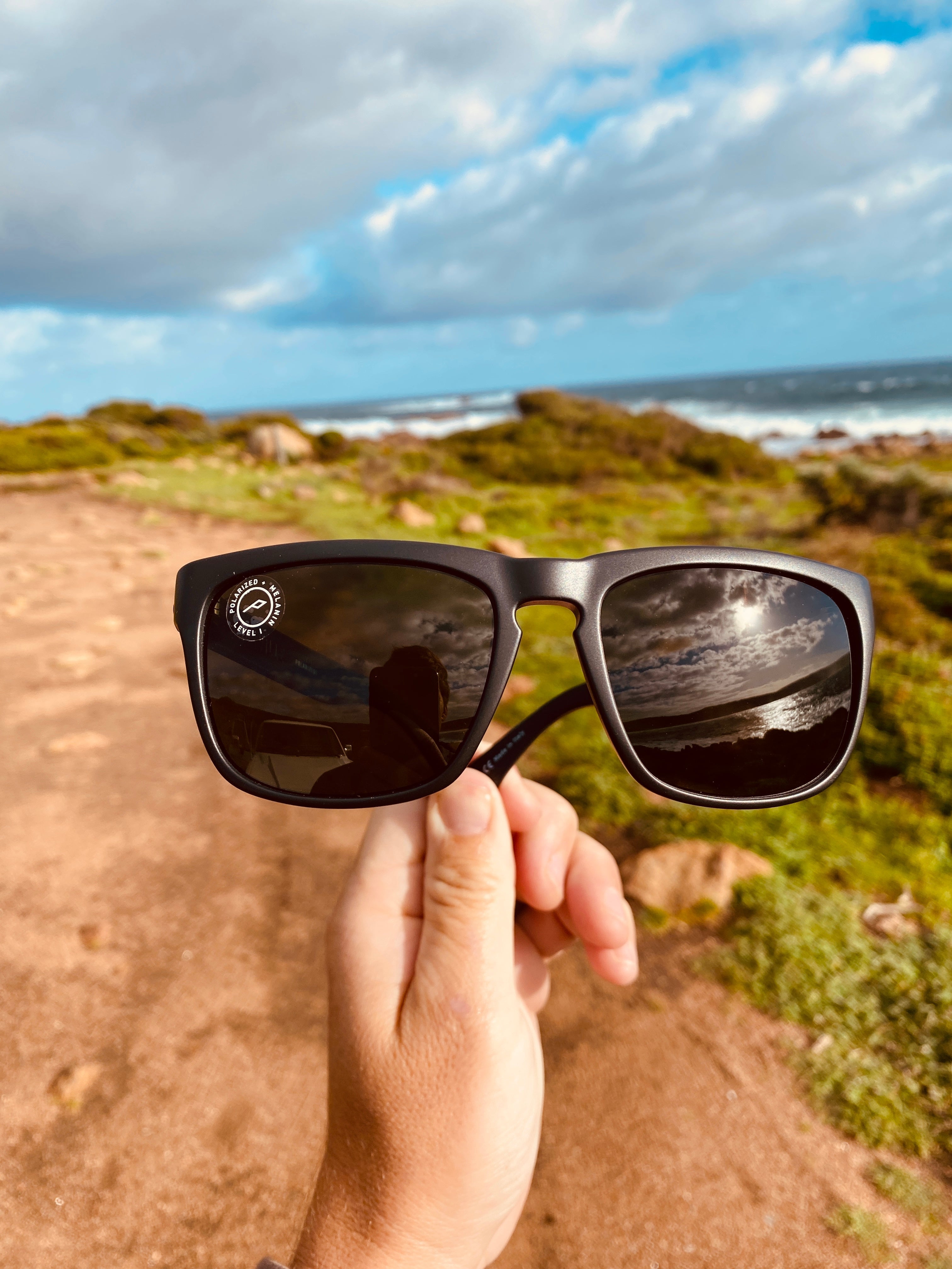 Electric Knoxville Matte Black/Grey Polarised-polarised-884932249511-EE09001042-Electric-Sunnieside