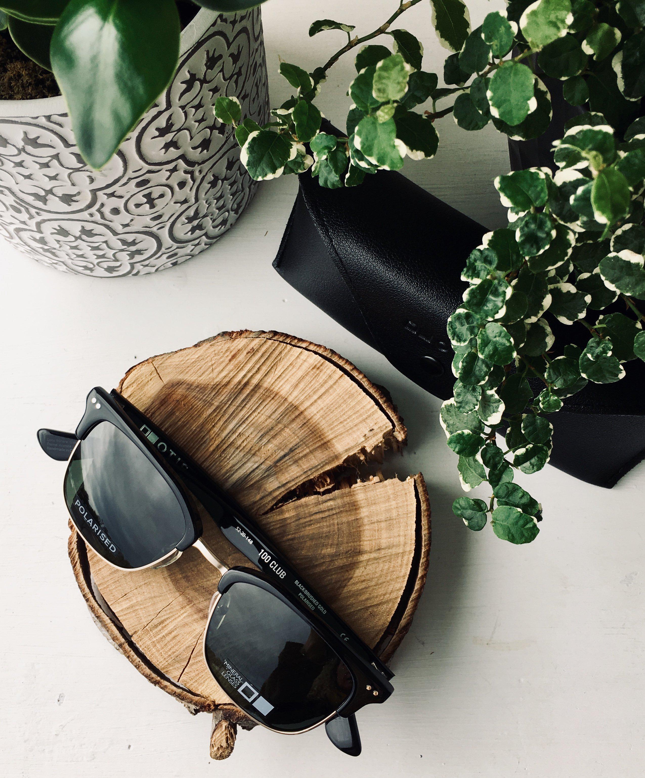 Otis 100 Club Black/Brushed Gold/Grey Polarised-polarised-9339740042720-125-2001P-Otis Eyewear-Sunnieside