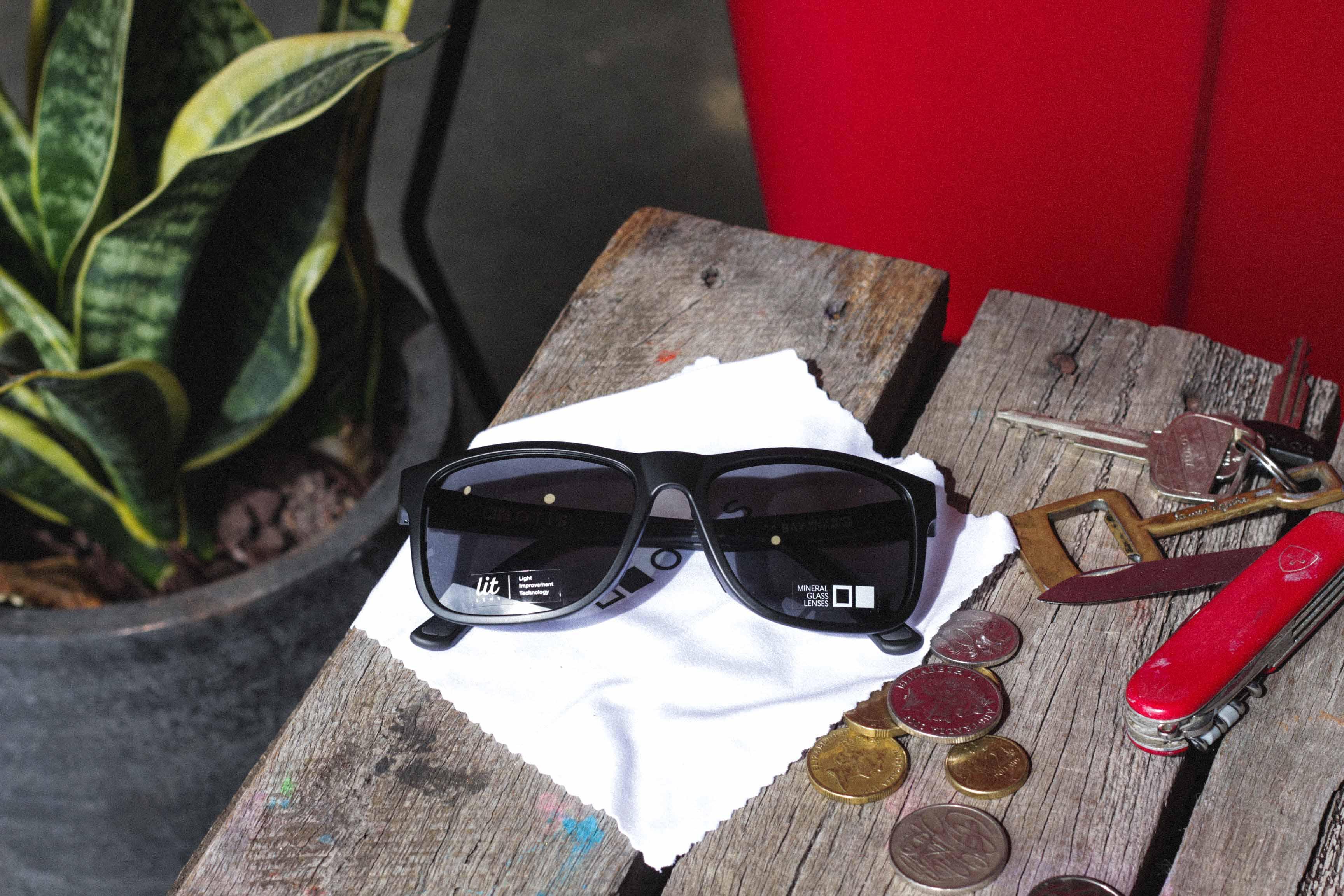 Otis Casa Bay Polarised Matte Black/L.I.T-polarised-30-1803LL-OTIS-Sunnieside