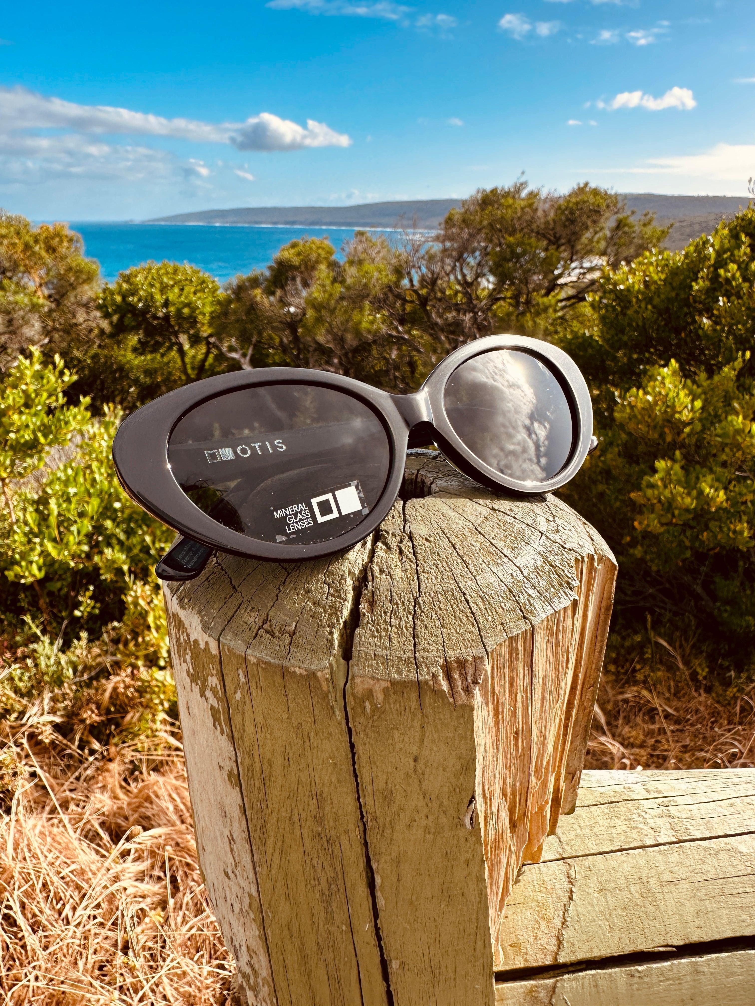 Otis Poppy Black Pearl/Smokey Blue-UV400 non-polarised-9339740048098-148-2103_X-OTIS-Sunnieside