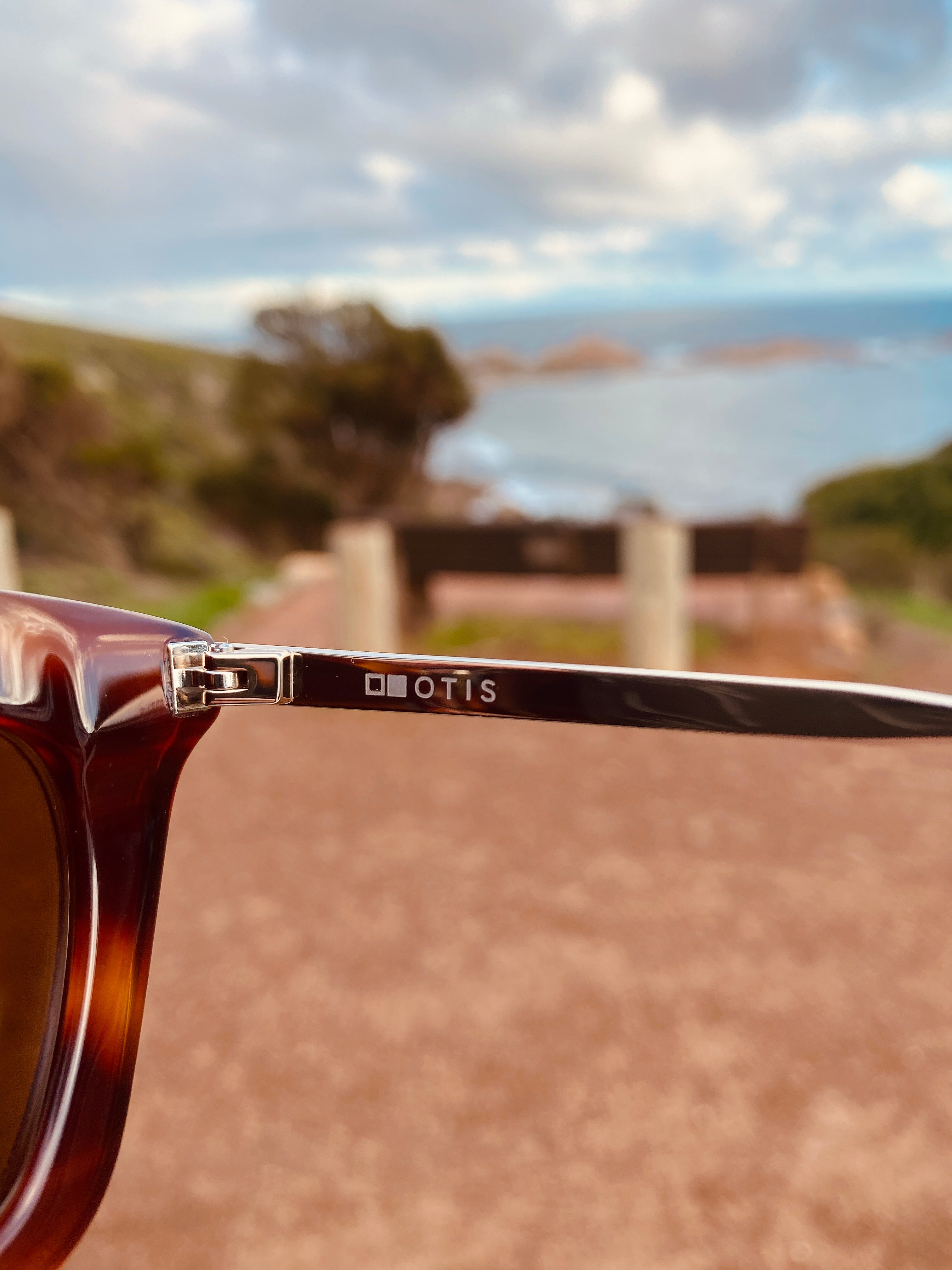 Otis Saint Lo Havana Smoke/Brown-UV400 non-polarised-9339740036620-28-1804-OTIS-Sunnieside