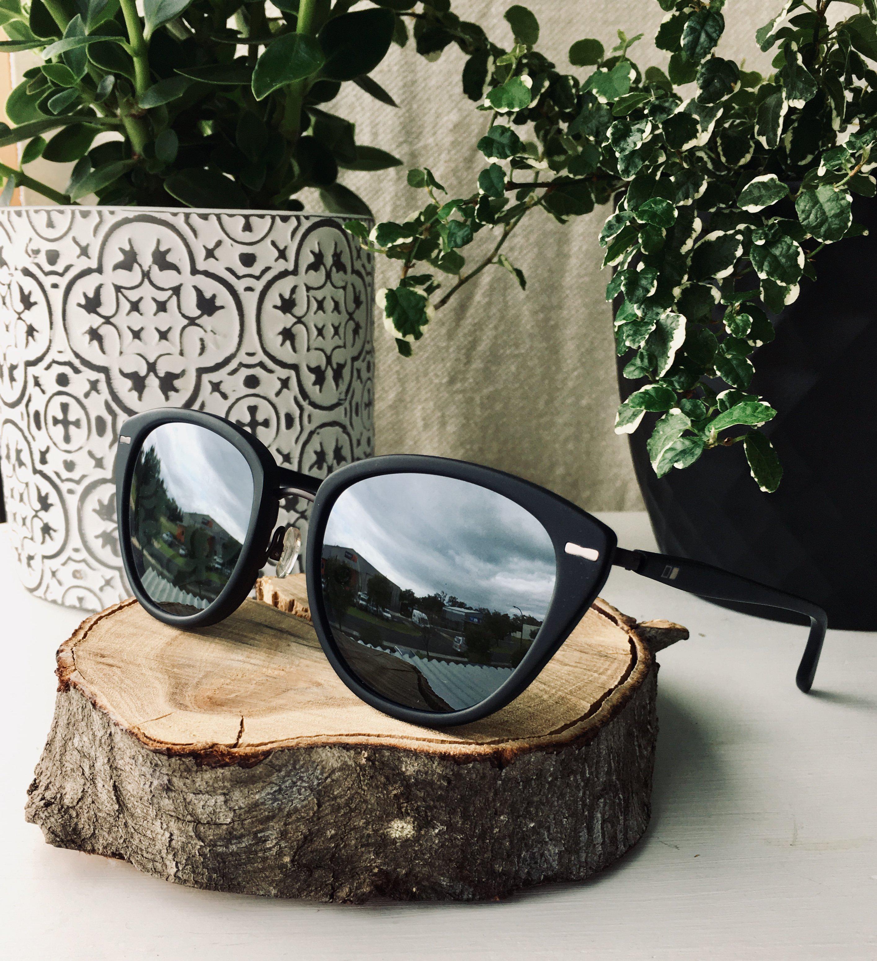 Otis Scarlett Reflect Matte Black/Flash Mirror Grey-UV400 non-polarised-9339740043499-133-2003-OTIS-Sunnieside