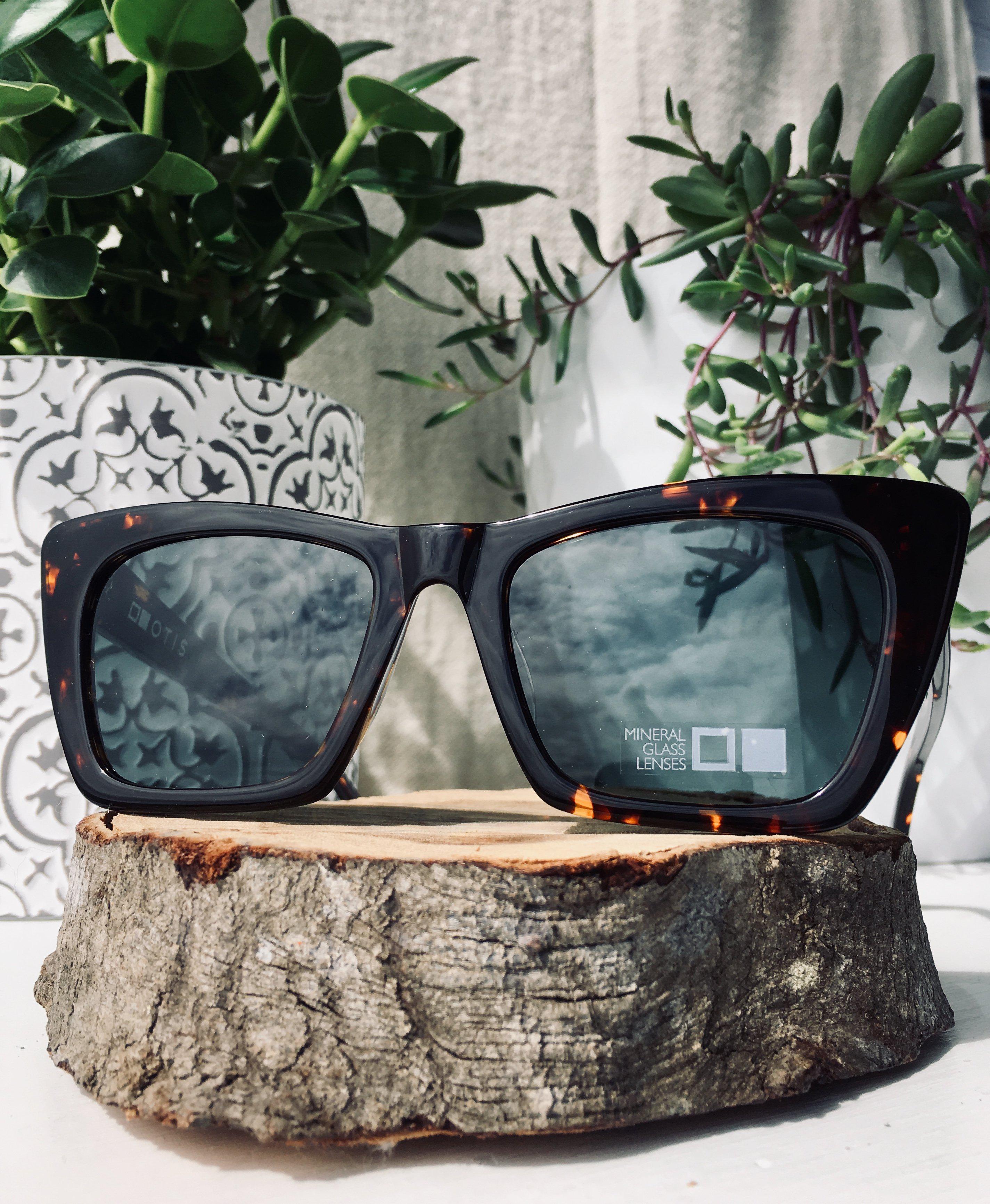 Otis Vixen Fire Tort/Smokey Blue-UV400 non-polarised-9339740043550-131-2003-Otis Eyewear-Sunnieside