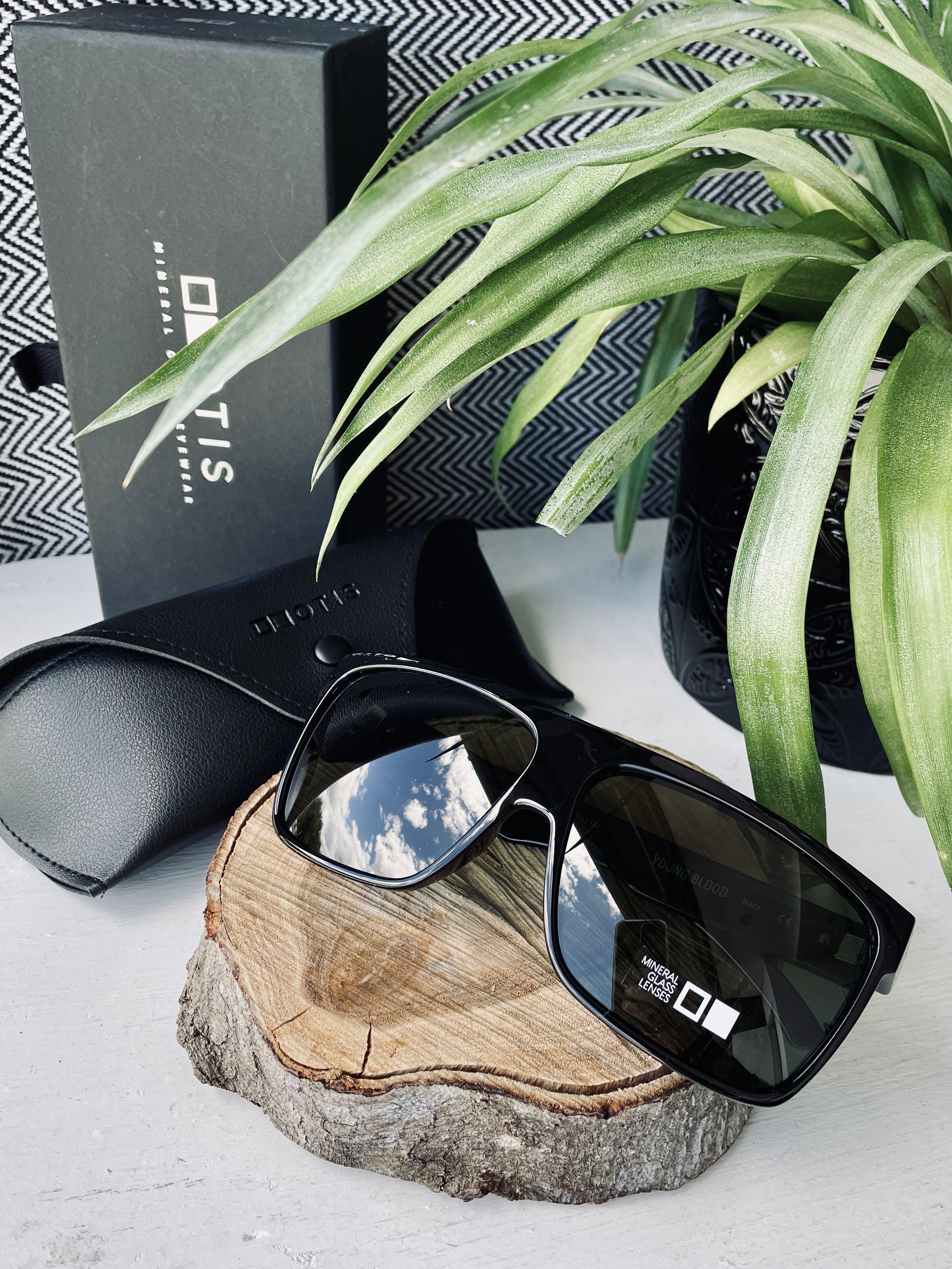 Otis Young Blood Black/Grey-UV400 non-polarised-9339740014307-83-1401-Otis Eyewear-Sunnieside